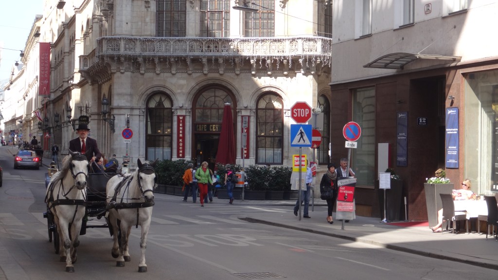 那些年，他們都在維也納咖啡館